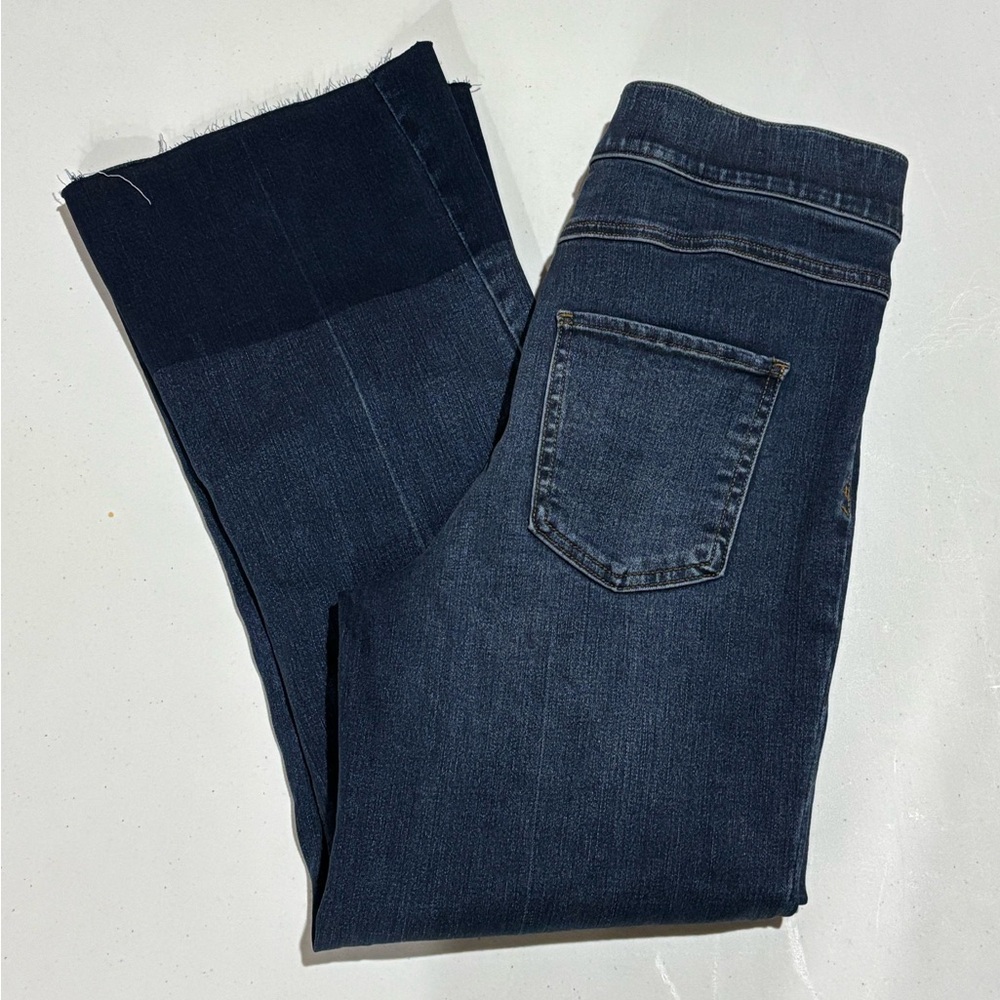 SPANX Cropped Flare Jeans, Two Tone Denim, Medium - Picture 4 of 7